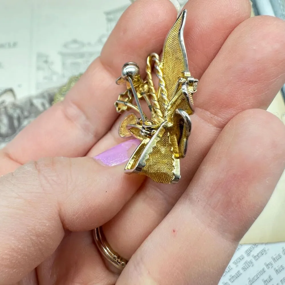 Vintage Gold Tone Mesh Flower Basket Brooch Pin Floral Rhinestone Arrangement